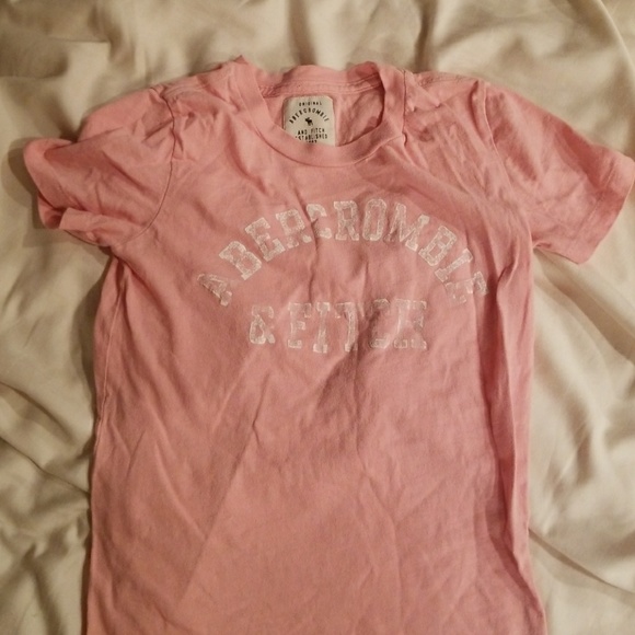 Abercrombie and Fitch TShirt - Picture 3 of 4